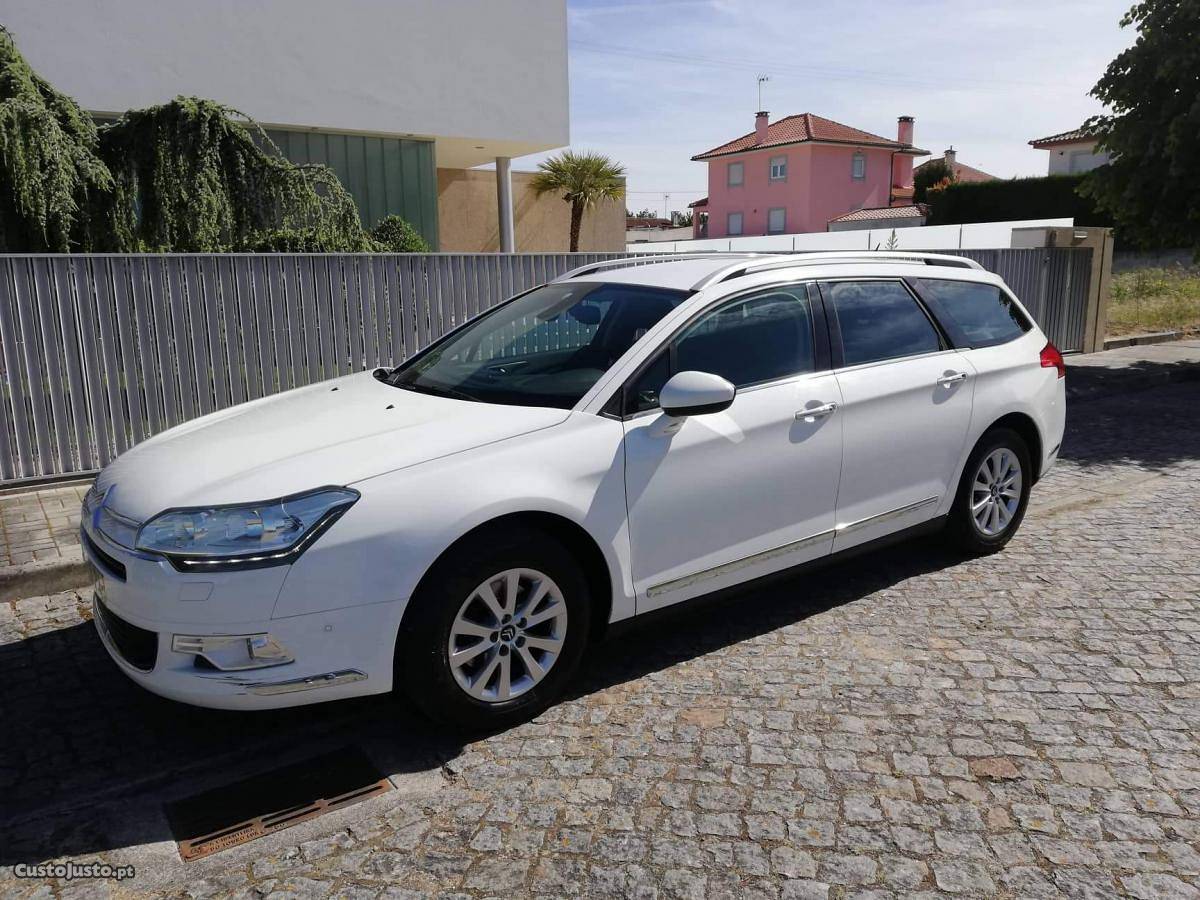 Citroën C5 Tourer Dezembro/11 - à venda - Ligeiros