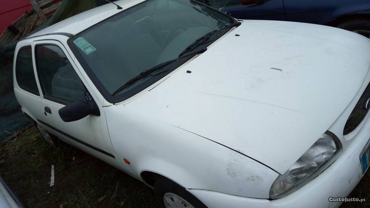 Ford Fiesta 1.8d van jeitosa Outubro/98 - à venda -