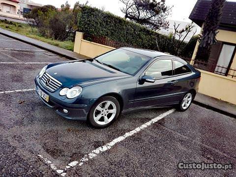 Mercedes-Benz C 220 sportcoupe Abril/04 - à venda -