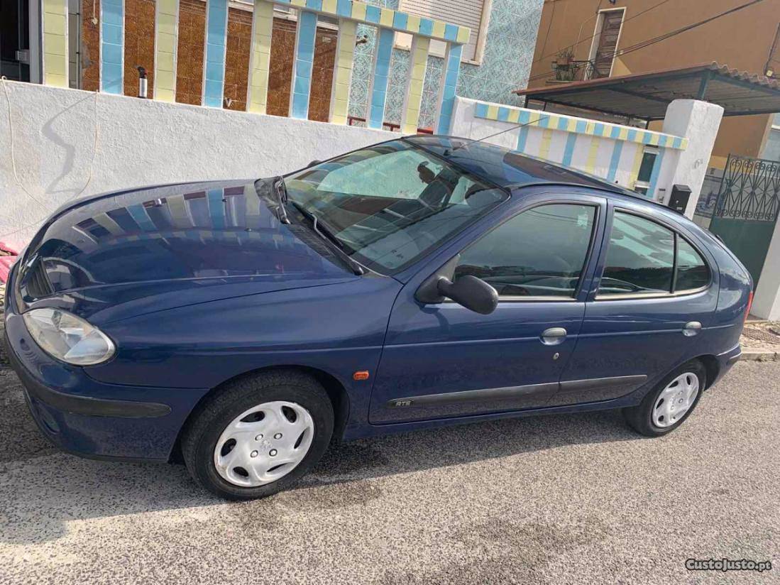 Renault Mégane Clássico Abril/99 - à venda - Ligeiros