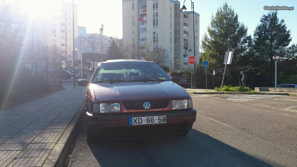 VW Passat b3 Julho/92 - à venda - Ligeiros Passageiros,