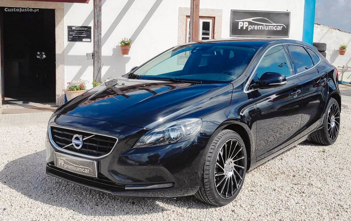 Volvo V40 D cvs Julho/14 - à venda - Ligeiros