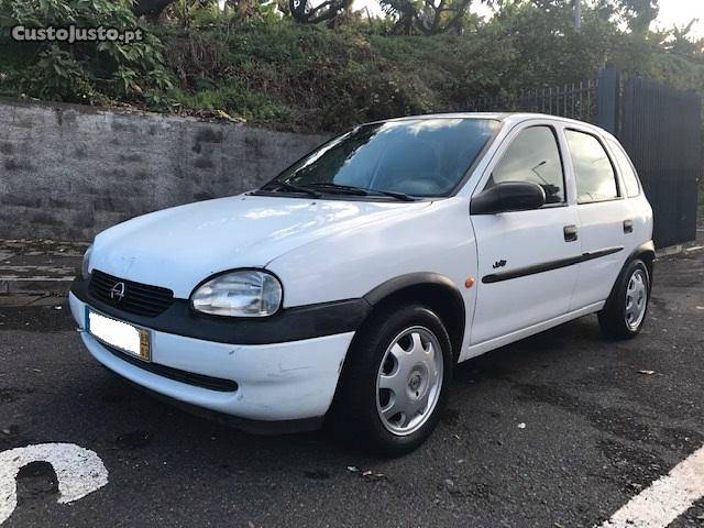 Opel Corsa v Março/99 - à venda - Ligeiros