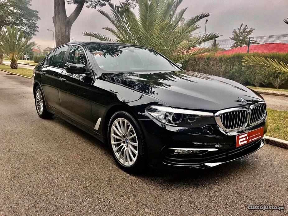 BMW 520 d Line Luxury Auto Maio/18 - à venda -