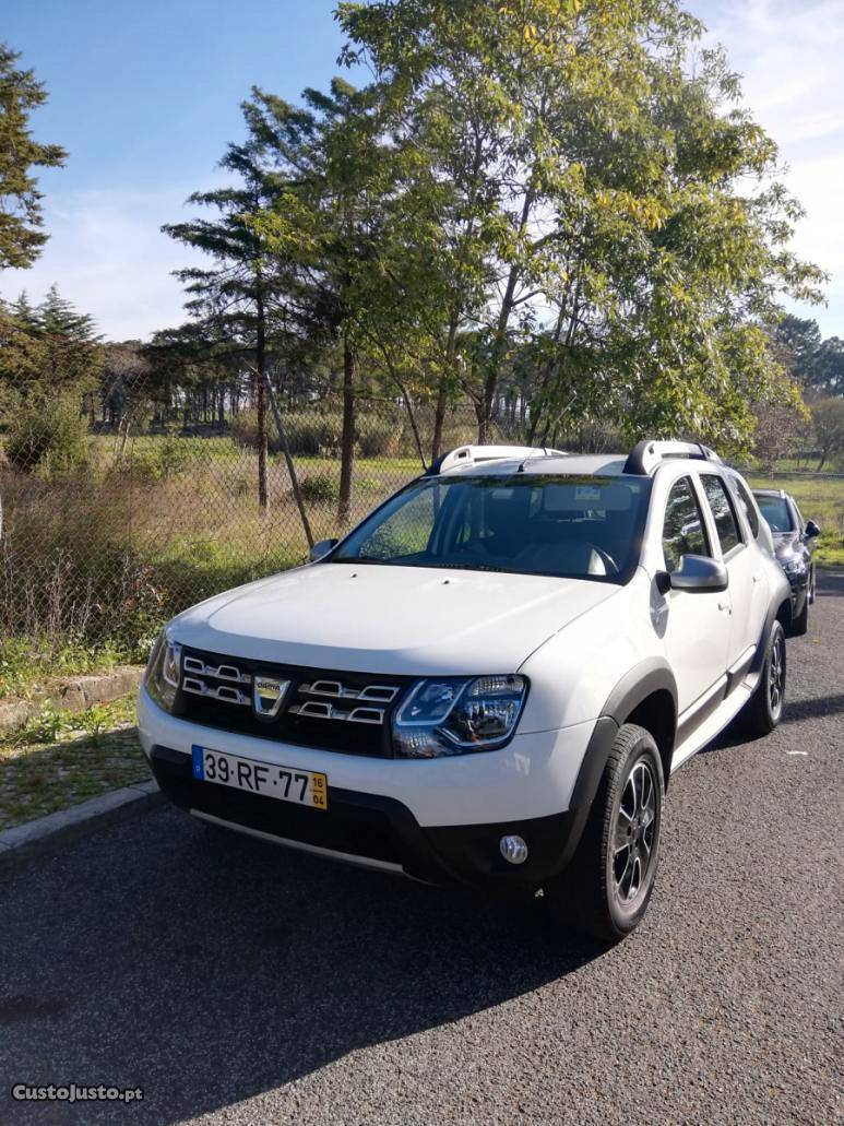 Dacia Duster URBAN EXPLORER Abril/16 - à venda - Monovolume