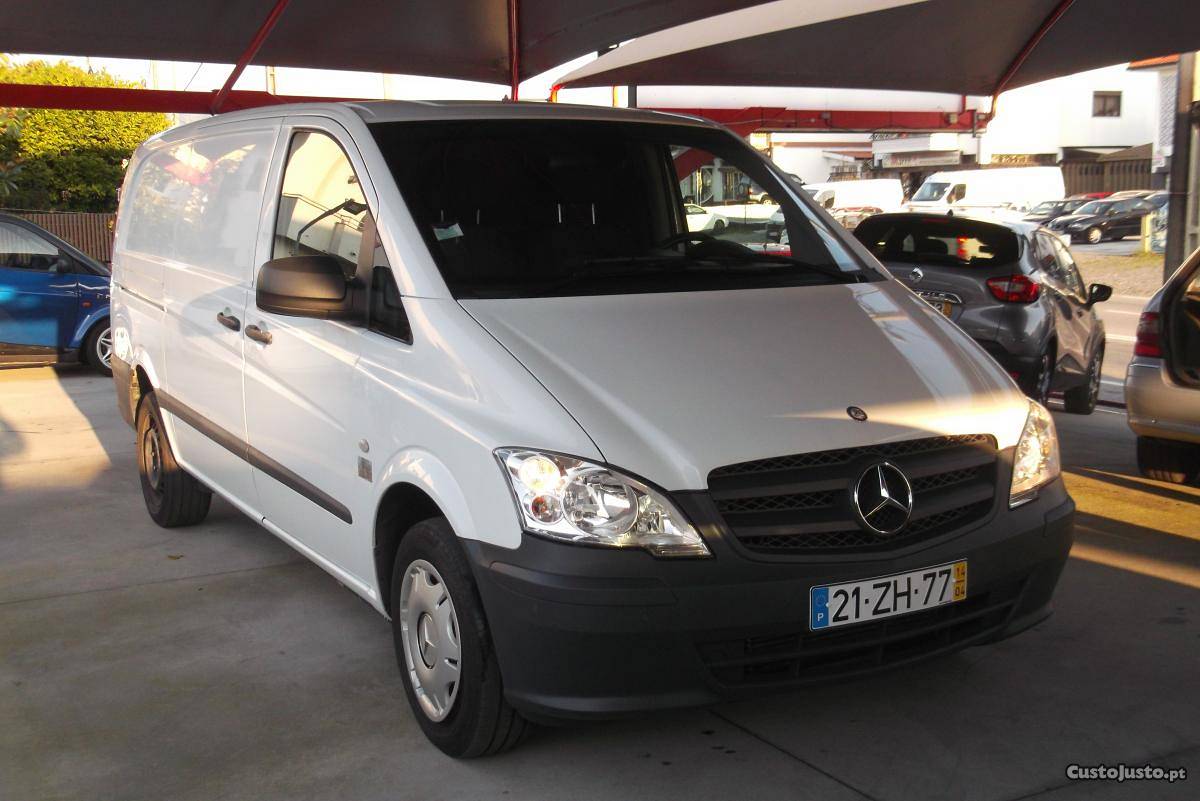 Mercedes-Benz Vito 116 Cdi Automatica Abril/14 - à venda -