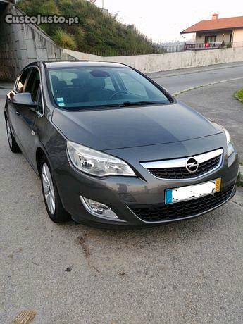 Opel Astra Cosmo Start&Stop Maio/11 - à venda - Ligeiros
