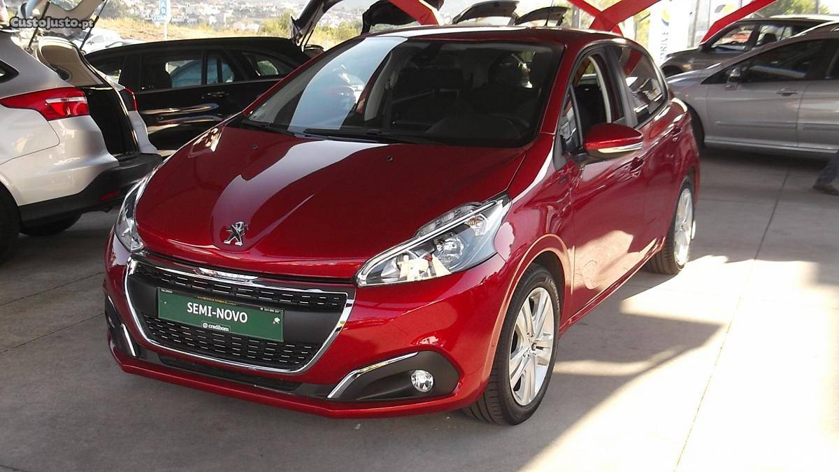 Peugeot 208 Pure Tech Signature Junho/18 - à venda -