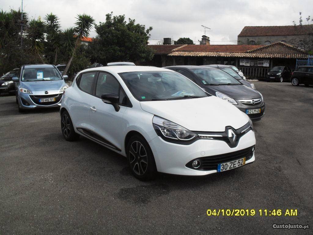 Renault Captur 1.2 TCe Exclusive Dezembro/17 - à venda -