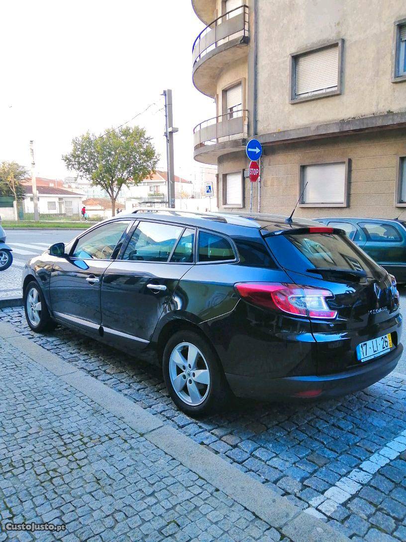 Renault Mégane 1.5 Sport Tourier Fevereiro/11 - à venda -