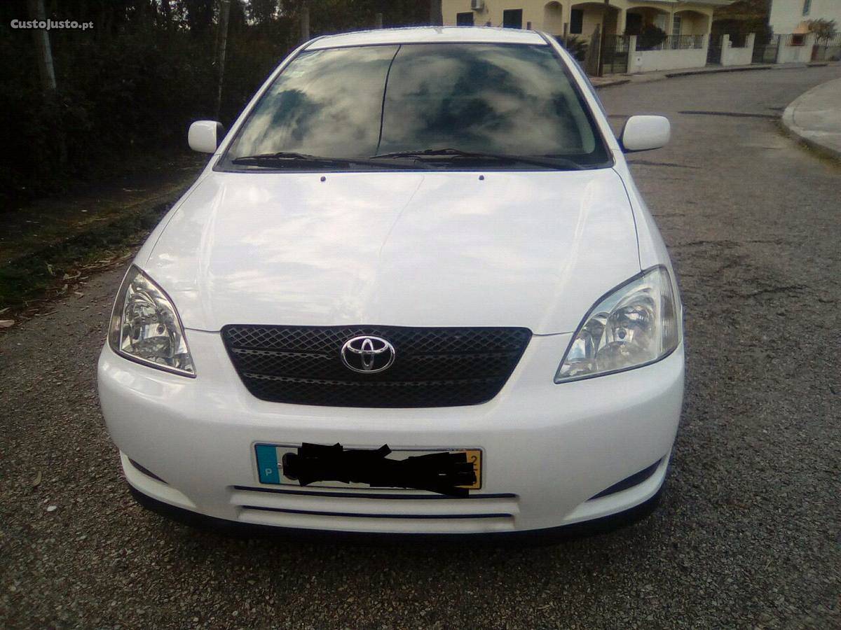 Toyota Corolla starvan d4 d Outubro/02 - à venda -