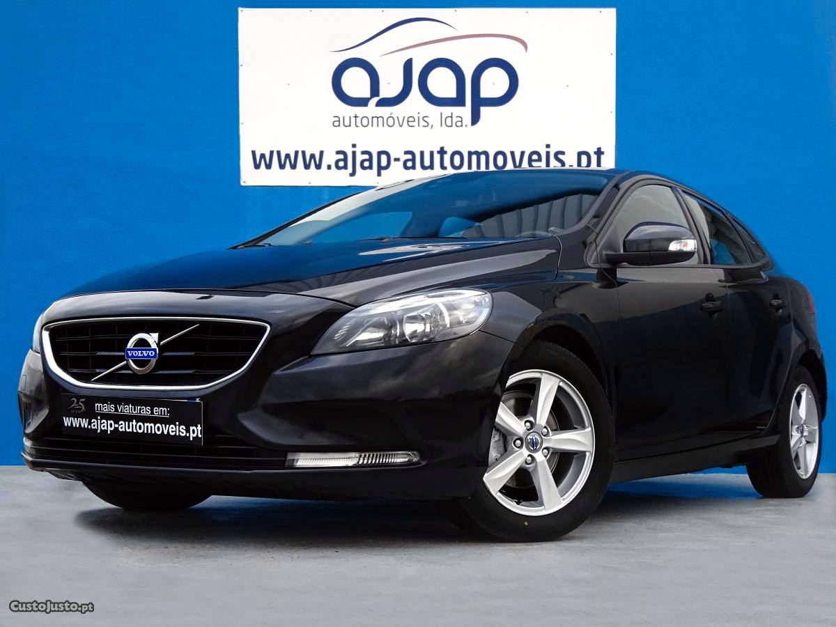 Volvo V D2 Kinetic 120cv Novembro/14 - à venda -