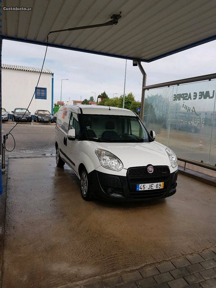 Fiat Doblo db Março/10 - à venda - Ligeiros Passageiros,