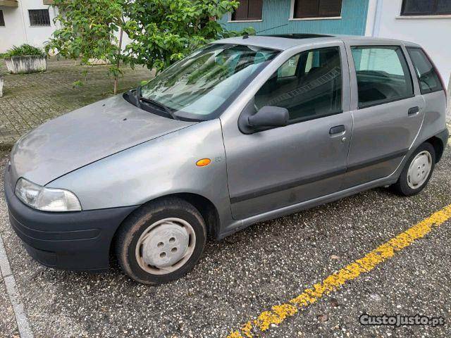 Fiat Punto 4 portas Julho/94 - à venda - Ligeiros