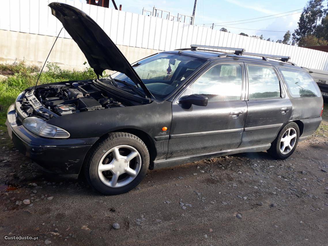 Ford Mondeo 1.8 Setembro/95 - à venda - Ligeiros