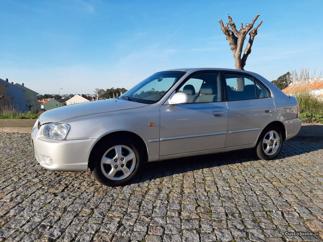 Hyundai Accent 1.5 CRDI 80CV Julho/02 - à venda - Ligeiros