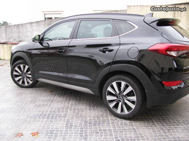 Hyundai Tucson Topo Junho/17 - à venda - Monovolume / SUV,