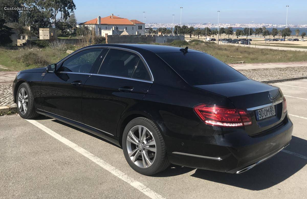 Mercedes-Benz E 220 Avantgarde 7G-Tronic Março/14 - à