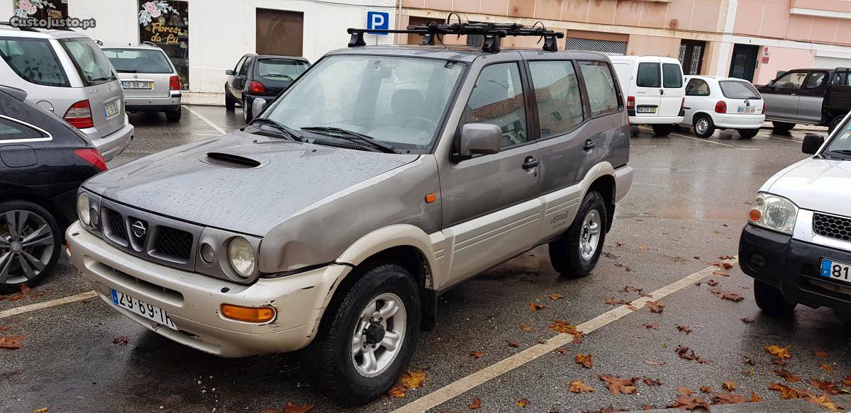 Nissan Terrano AC 7lug Julho/97 - à venda - Pick-up/