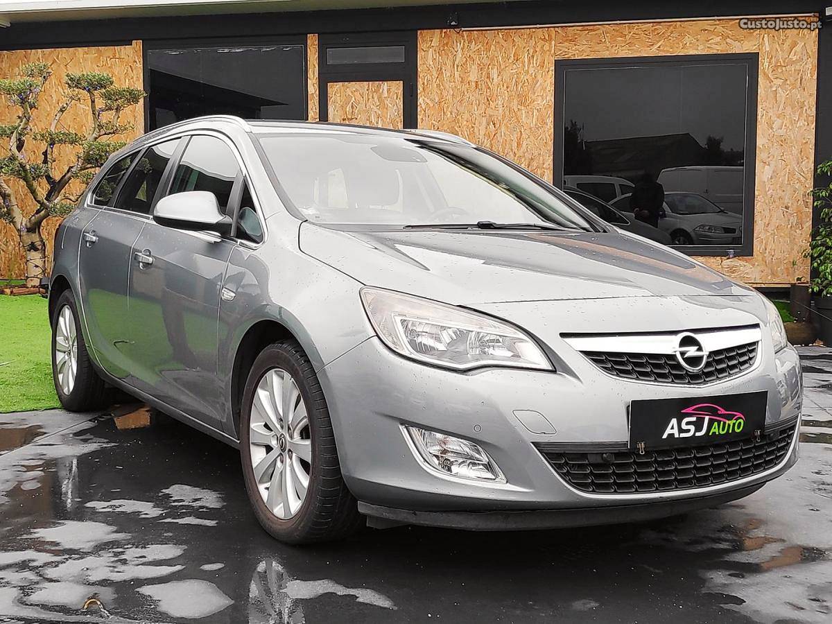 Opel Astra SportsTourer 1.7CDTi Fevereiro/11 - à venda -