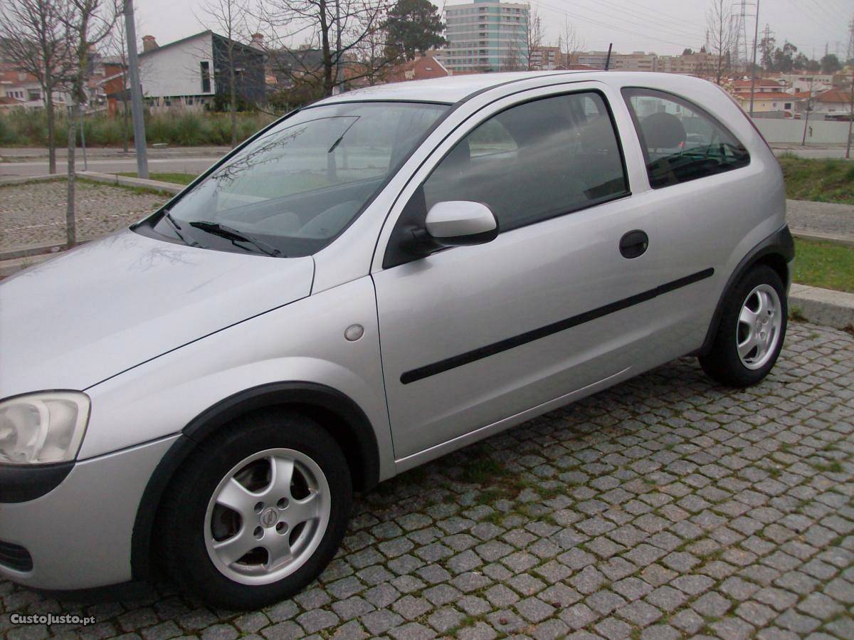 Opel Corsa 1.7 DTI km Fevereiro/01 - à venda -