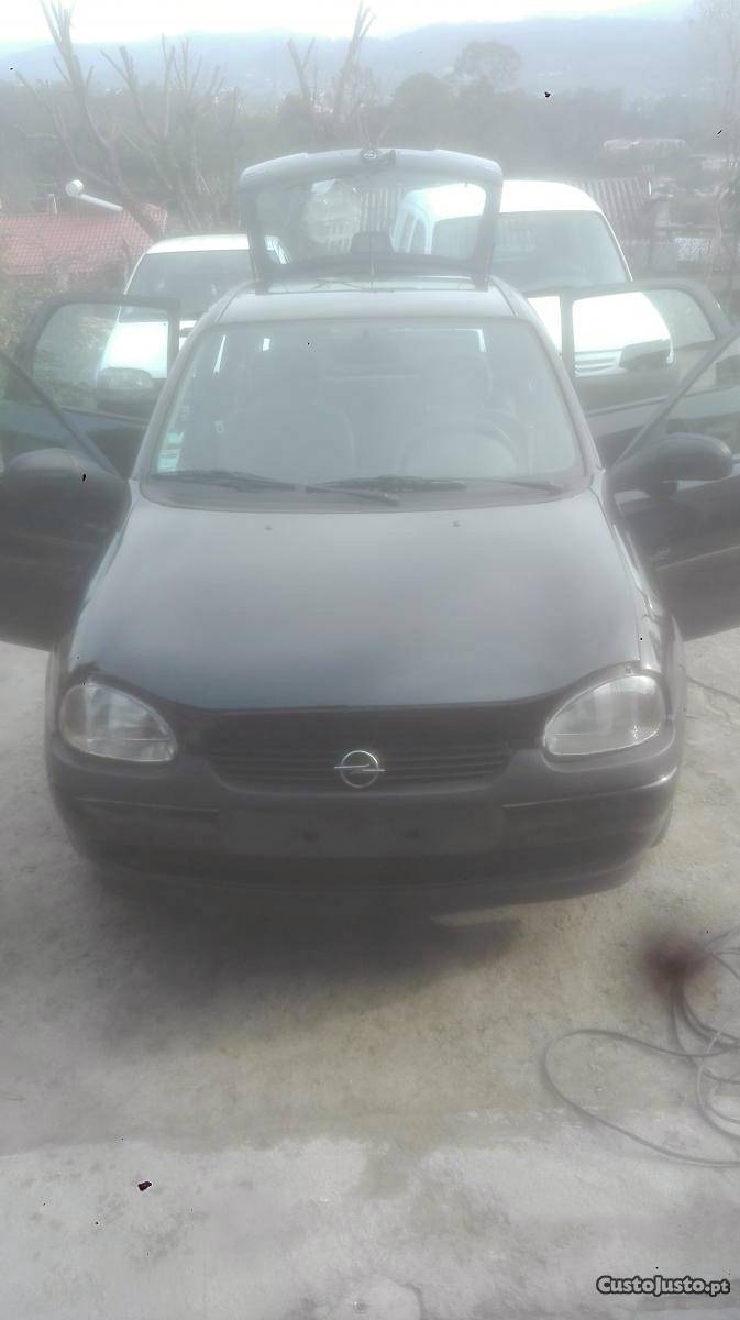 Opel Corsa 1'0 Janeiro/99 - à venda - Ligeiros Passageiros,