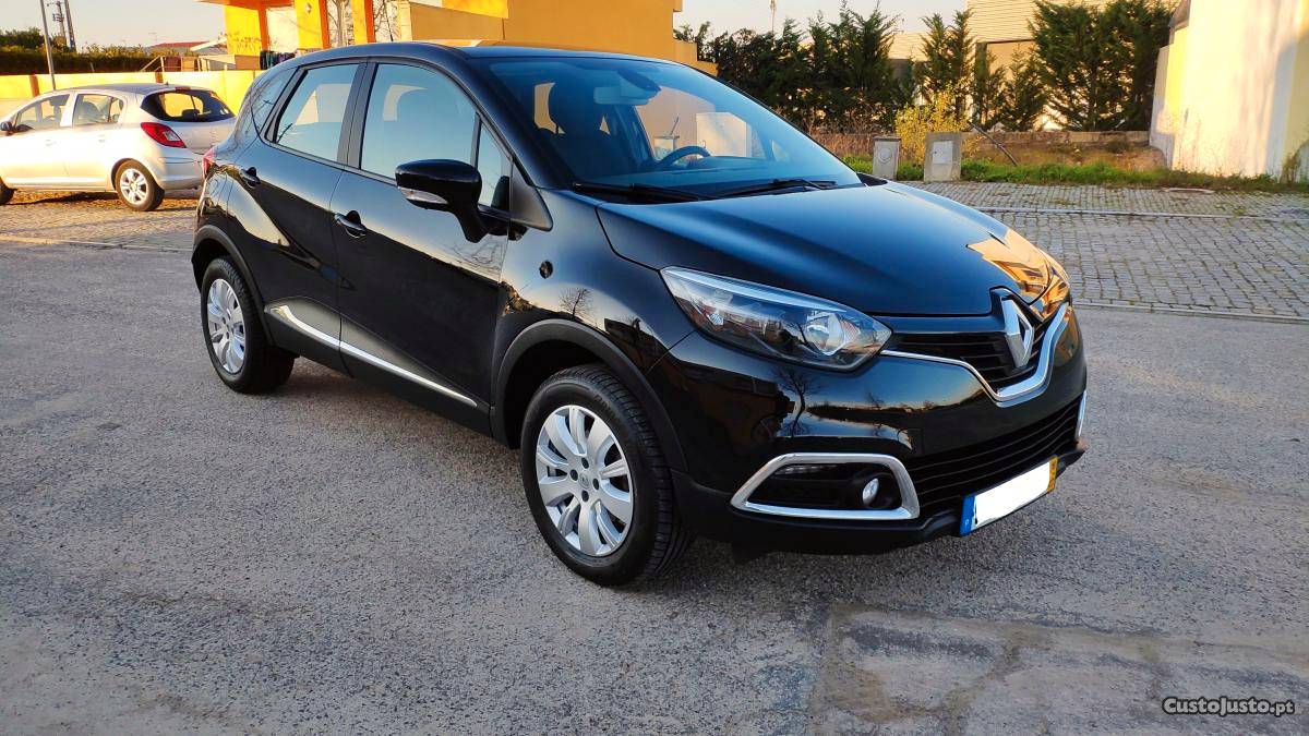 Renault Captur 1.5 dci 110 caixa 6 Novembro/16 - à venda -