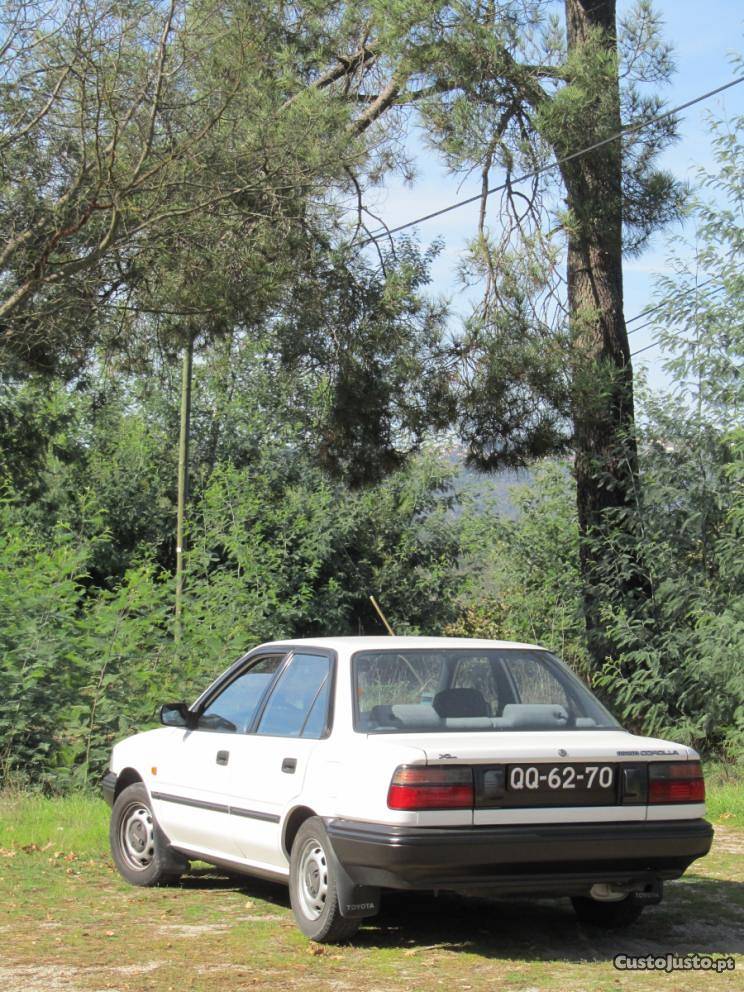 Toyota Corolla EE90 Sedan Março/89 - à venda - Ligeiros