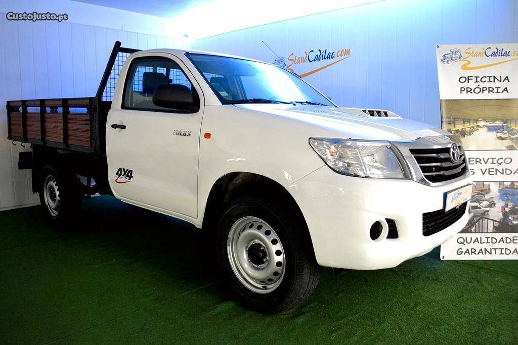 Toyota Hilux 4x4 Cab. Simples IVA Setembro/15 - à venda -