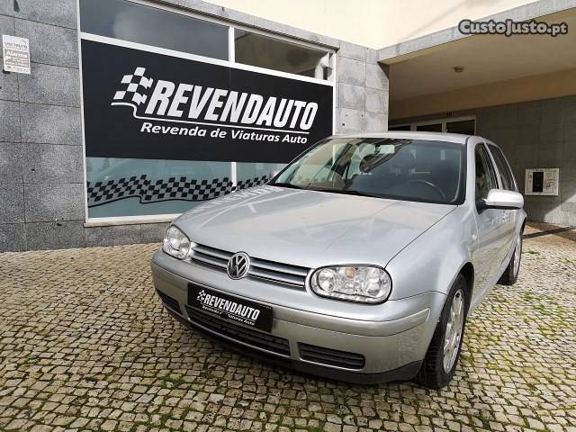 VW Golf  Anos Novembro/01 - à venda - Ligeiros