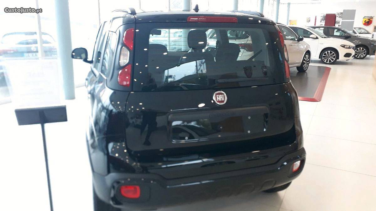 Fiat Panda 4x2 Cross waze Janeiro/20 - à venda - Ligeiros