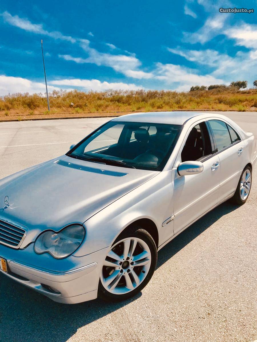 Mercedes-Benz C 220 Cedan Agosto/00 - à venda -