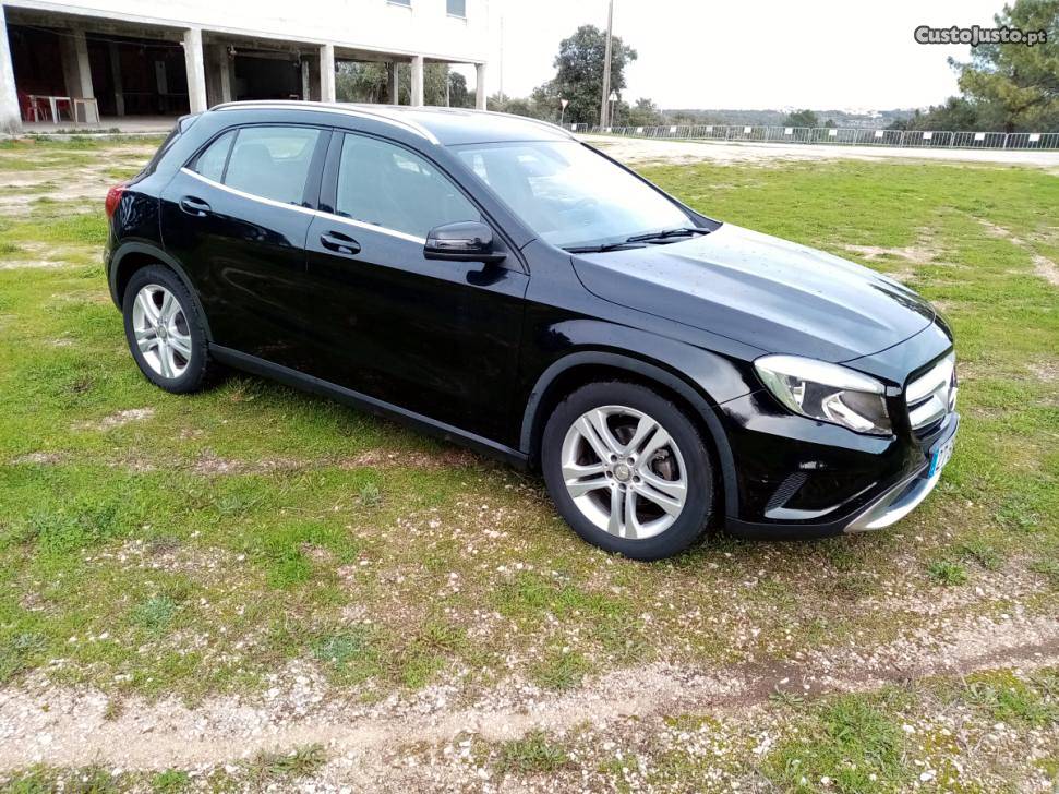 Mercedes-Benz GLA 180 CDI Urben Dezembro/16 - à venda -