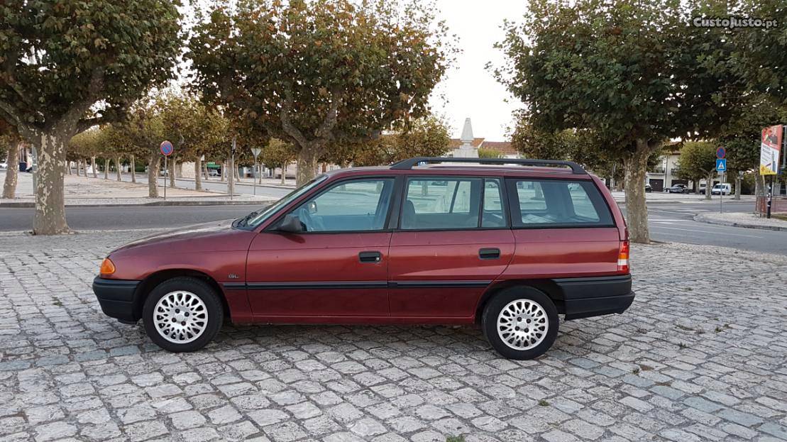 Opel Astra Em muito bom estado Julho/97 - à venda -