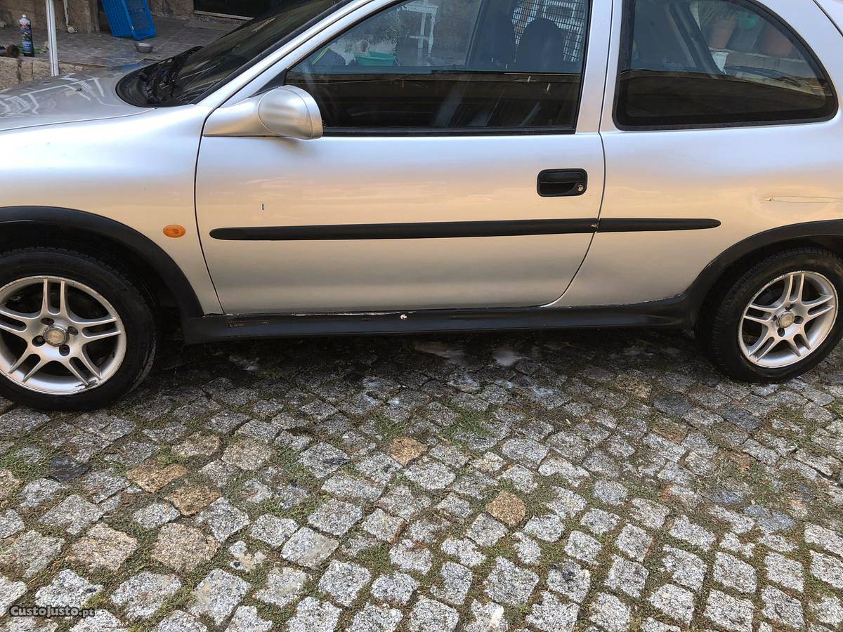Opel Corsa B Dezembro/00 - à venda - Comerciais / Van,