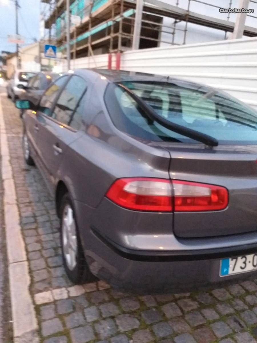 Renault Laguna V Abril/02 - à venda - Ligeiros