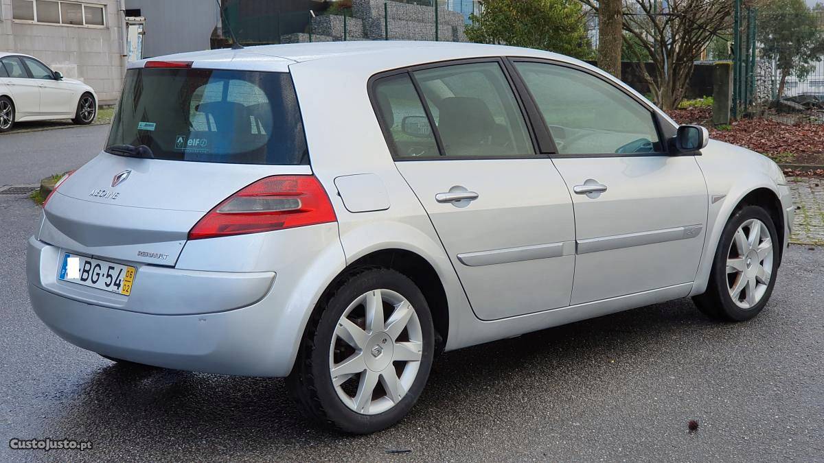 Renault Mégane 1.5 DCI 110 A.C Fevereiro/06 - à venda -