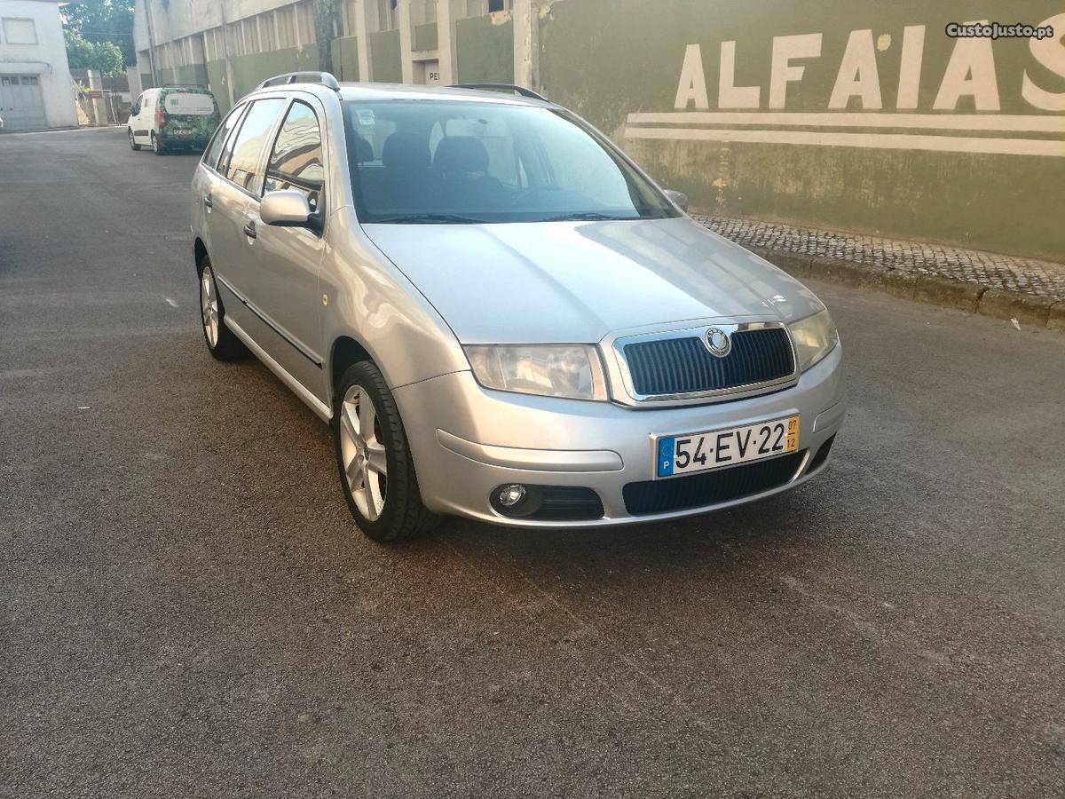 Skoda Fabia 1.2 HTPI SPORTLINE Dezembro/07 - à venda -