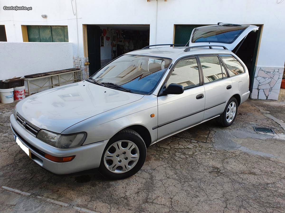 Toyota Corolla 1.3 Fifty SW AC Fevereiro/97 - à venda -