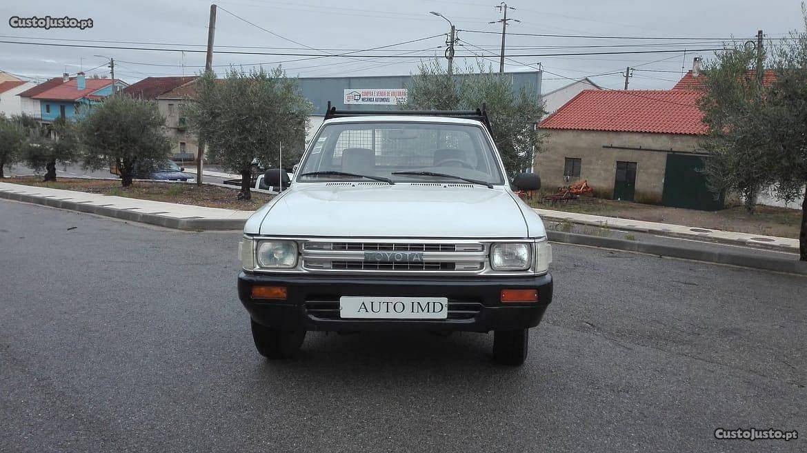 Toyota Hilux 2.4 D Fevereiro/91 - à venda - Pick-up/