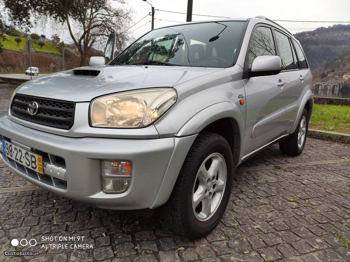 Toyota RAV4 2.0 D4D Julho/01 - à venda - Ligeiros