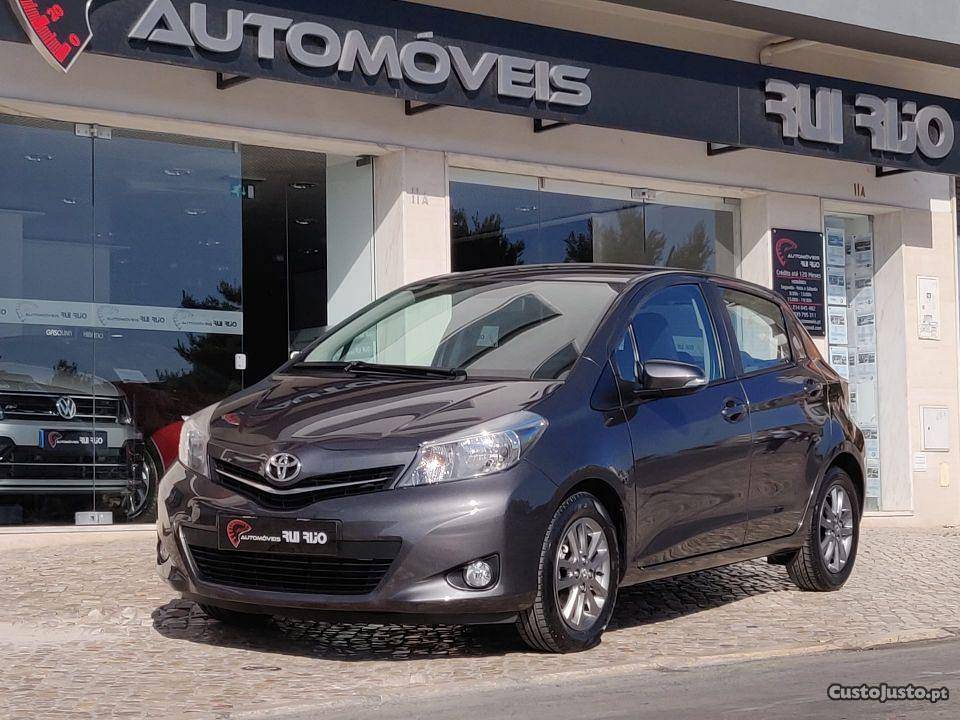 Toyota Yaris 1.0 VVT-I Comfort + Julho/14 - à venda -