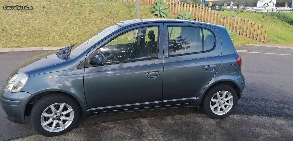 Toyota Yaris 1.0-VVT-I Dezembro/04 - à venda - Ligeiros