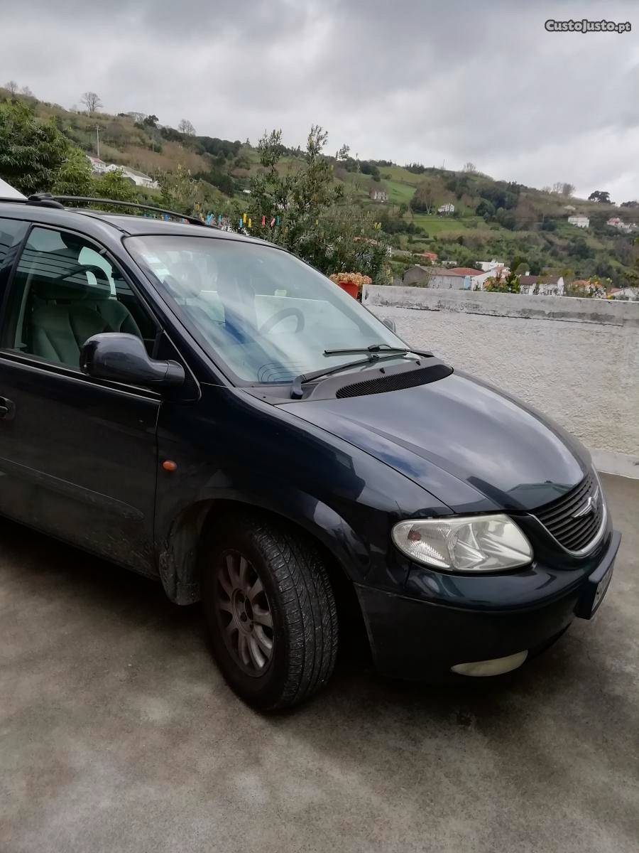 Chrysler Voyager 2.5 Dezembro/01 - à venda - Monovolume /