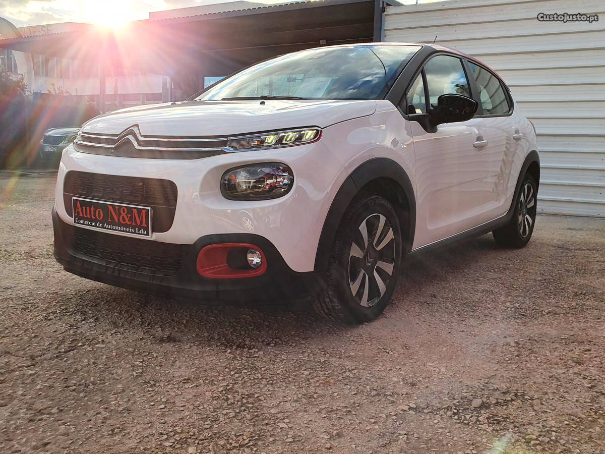 Citroën C3 1.2 PureTech Uptown Abril/18 - à venda -