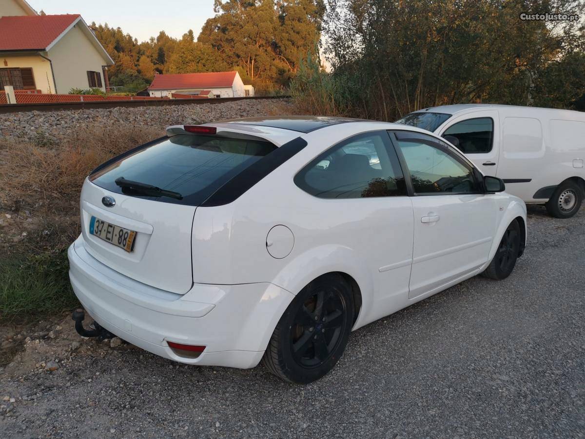 Ford Focus 1.6 TDCI Setembro/07 - à venda - Ligeiros