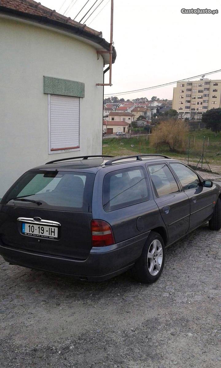 Ford Mondeo 5 lugares Abril/97 - à venda - Ligeiros