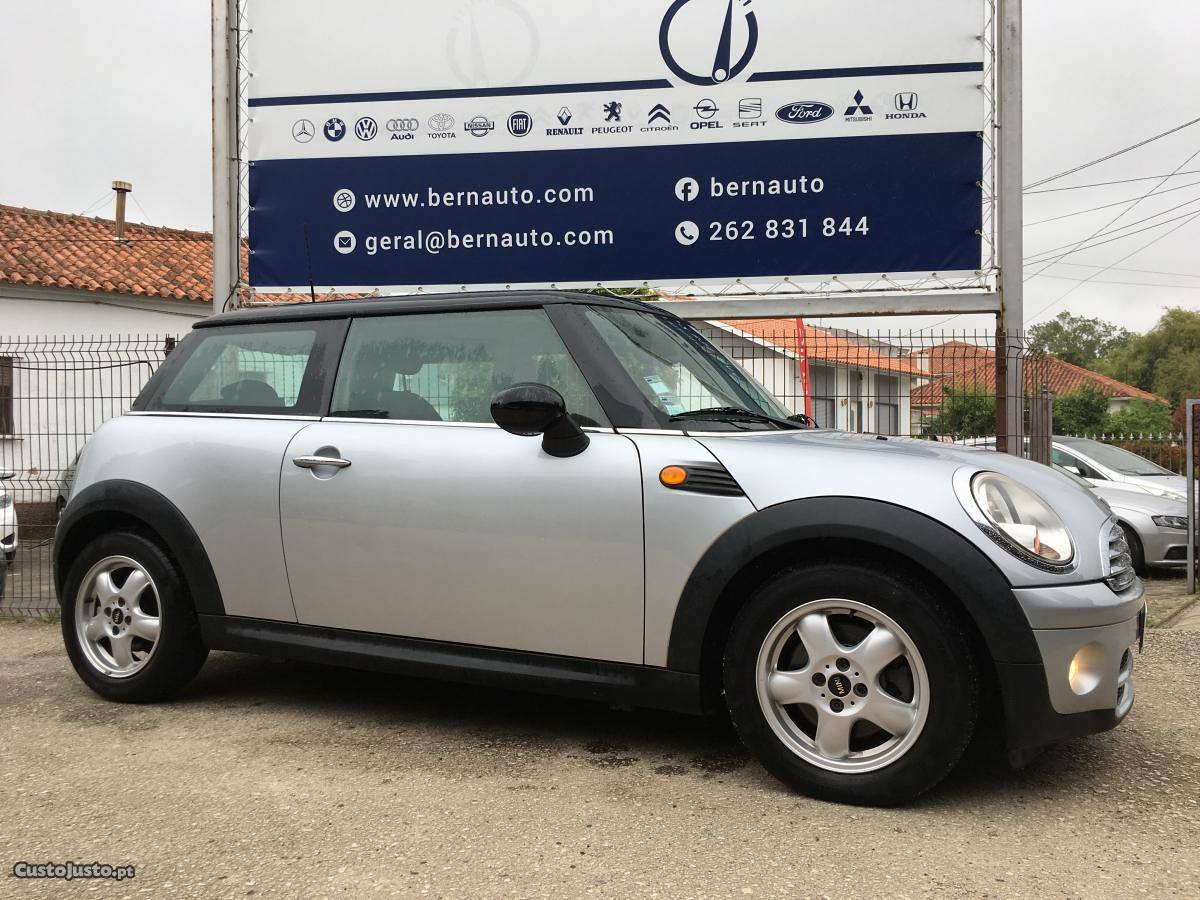 MINI Cooper 1.6 D Junho/10 - à venda - Ligeiros