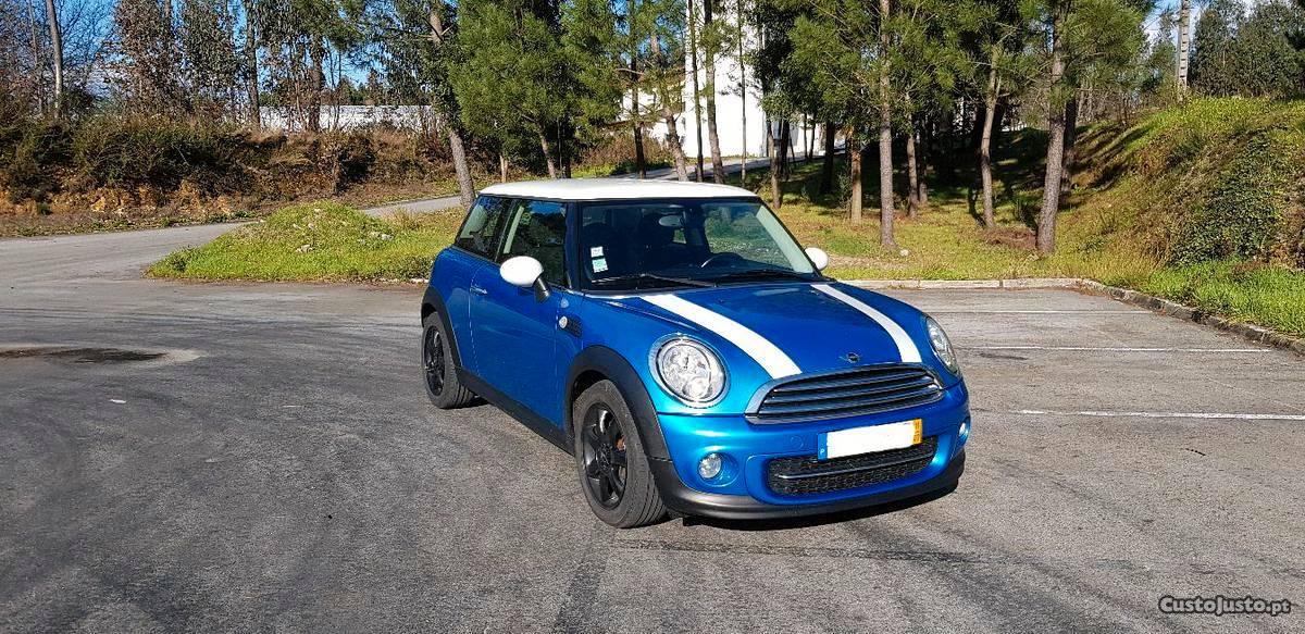 MINI Cooper Cooper D Julho/11 - à venda - Ligeiros