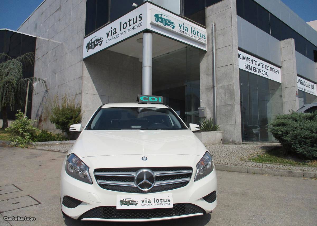 Mercedes-Benz A 160 CDI INTUITION Dezembro/14 - à venda -